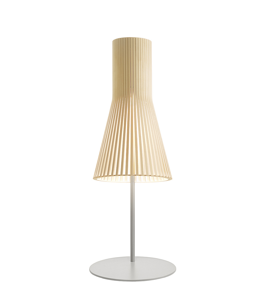 Lampe de table Secto 4220 est disponible en bouleau naturel