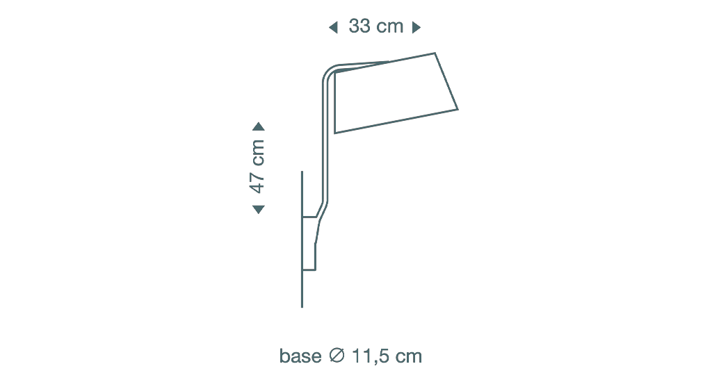 Die Owalo 7030-Wandleuchte von Secto Design ist 47 cm hoch, 33 cm tief, 7 cm breit und hat einen Sockeldurchmesser von 12 cm. 