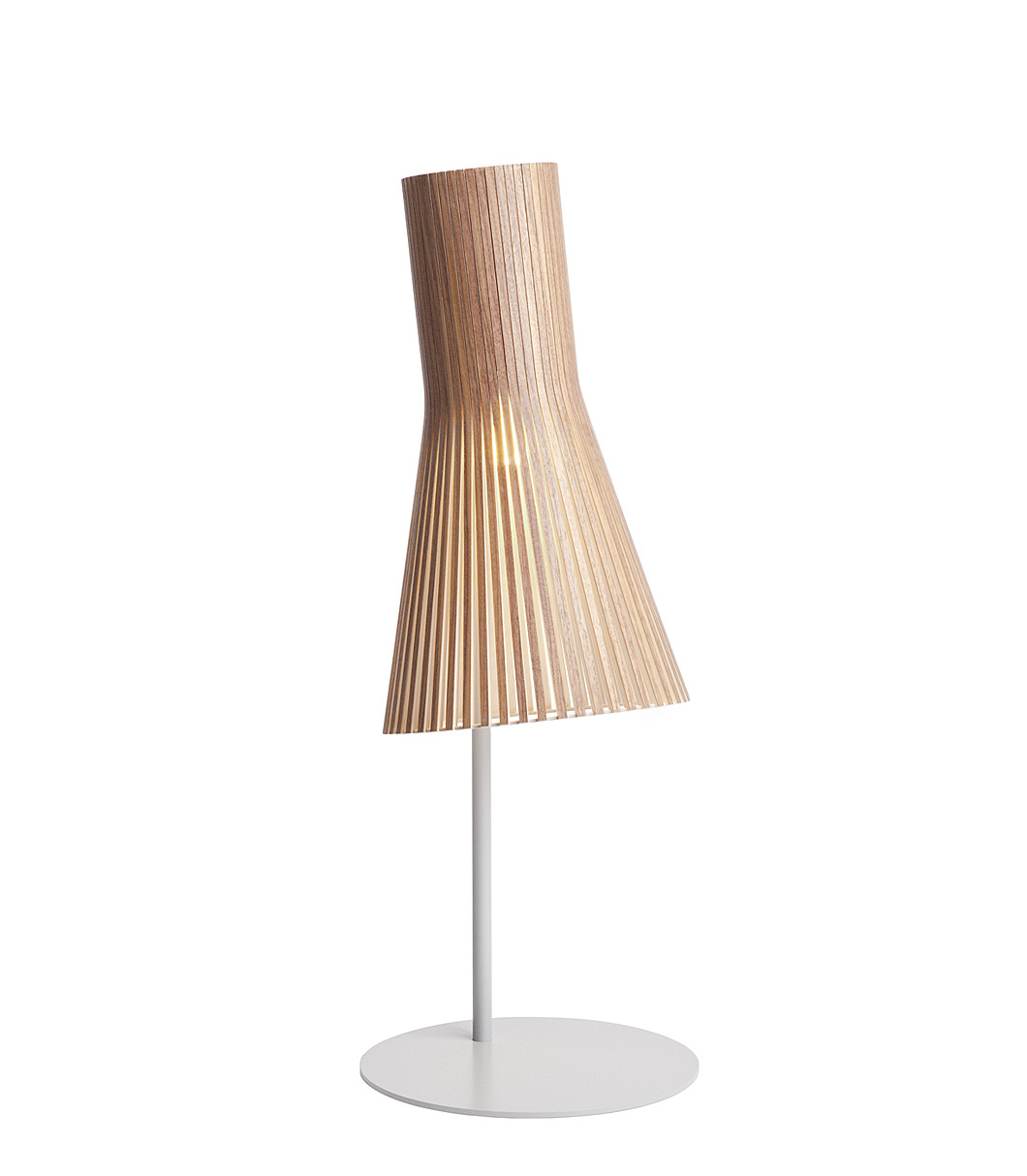 Lampe de table Secto 4220 est disponible en placage de noyer