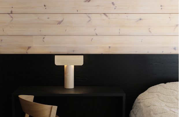 Teelo 8020 table  Private residence.  Tampere, Finland.  Interior design by @anna.tuohimaa.  Photo by @omavisual.