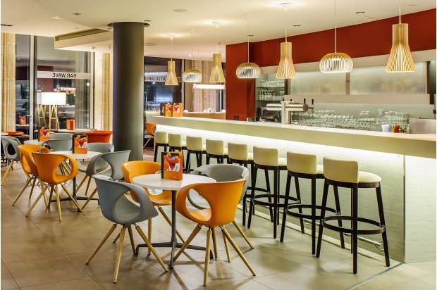 Secto Small 4201, Atto 5000 Novotel Mitte. Berlin, Germany. Photo by Novotel Mitte.