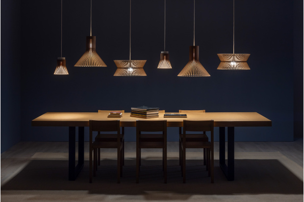 Kontro 6000   Petite 4600   Puncto 4203   Pendants in a row above a dining table