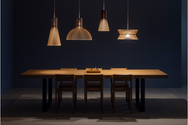 Victo 4250   Kontro 6000   Secto 4200   Secto Small 4201   Pendants in a row above a dining table