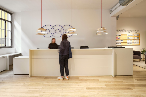 Aspiro 8000   Yoroom Coworking & Office.  Milan, Italy.  Project by Maria Redaelli / Maru Milano.  Photo by Alberto Strada.  @albertostrada