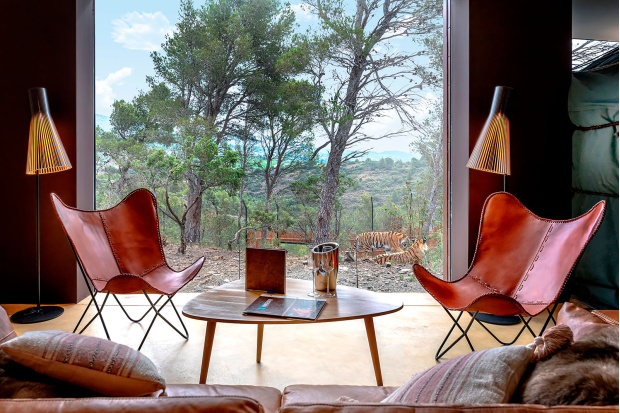 Secto 4210   Wildlife park & Hotel EcoZonia. Cases de Pène, France.  Photo by EcoZonia.