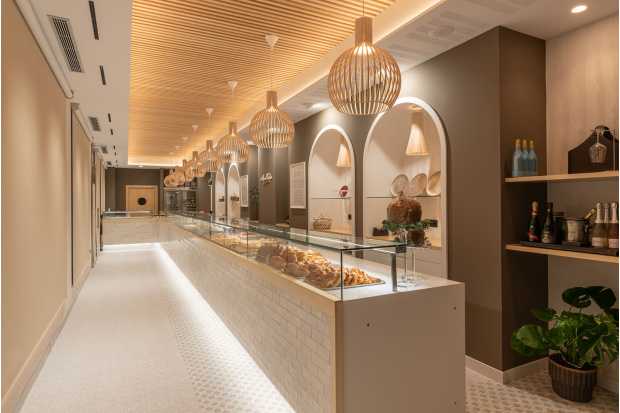 Secto Small 4201   Octo Small 4241   Confitería Maro Valles C/Campanas.  Valladolid, Spain.  Interior design by Doos Interiorismo.  Furniture by Decodoos.  Photo by Maro Valles.