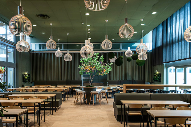 Octo 4240   Påarp's primary school, canteen. Helsingborg, Sweden. Interior design by Helena Björkqvist / Repairit. Photo by Nils Olsson.