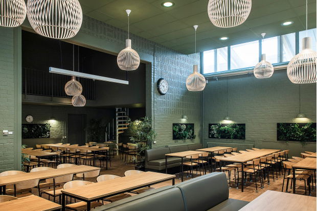Octo 4240   Påarp's primary school, canteen. Helsingborg, Sweden. Interior design by Helena Björkqvist / Repairit. Photo by Nils Olsson.