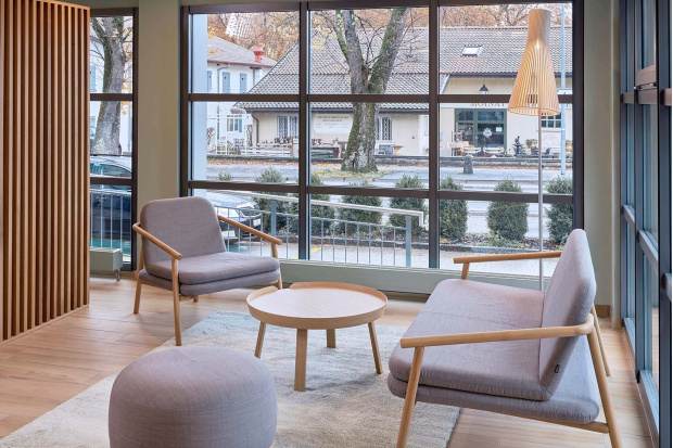 Secto 4210   Banque Raiffeisen de Gimel, Agance de Rolle.  Rolle, Switzerland.  Interior design by JV Design Création.  Photo by Jennifer Vazquez. @jvdesigncreation