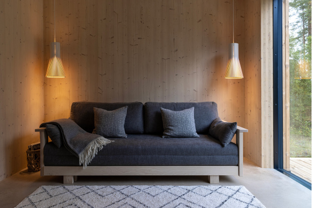 Secto Small 4201   Private residence.  Siuntio, Finland.  Styling by Satu Lappalainen.  Photo by Uzi Varon.