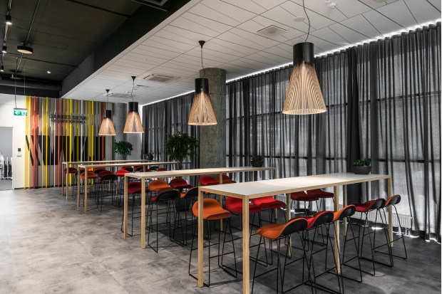 Magnum 4202 Western Union office. Vilnius, Lithuania. Interior and project management by Lt.Project. Photo by Leonas Garbaciauskas.
