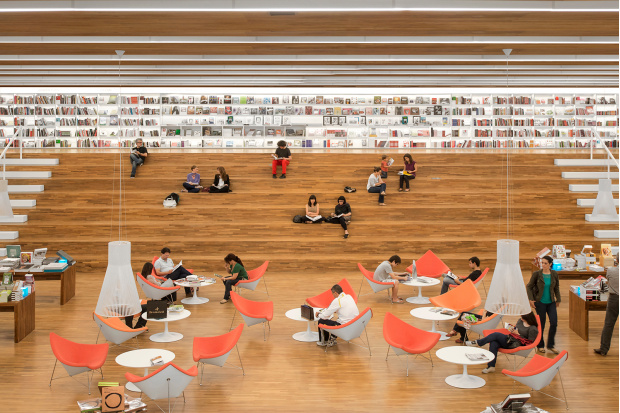 Magnum 4202 Livraria Cultura. São Paulo, Brazil. Project by studiomk27. Photo by Fernando Guerra.