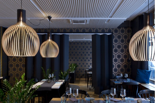 Octo 4240 black Restaurant Eevert. Helsinki, Finland. Photo by Uzi Varon.