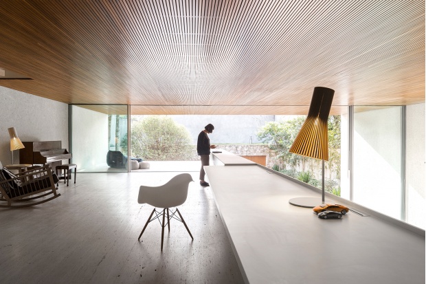 Secto 4220 Tetris House. São Paulo, Brazil. Project by studiomk27. Photo by Fernando Guerra.