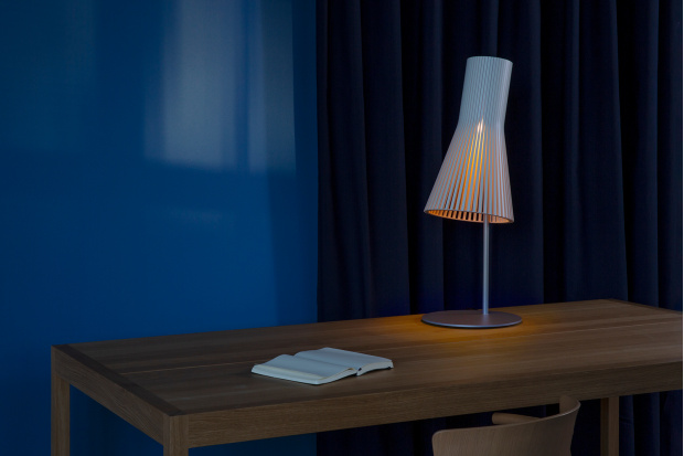 Secto 4220 table  Model room