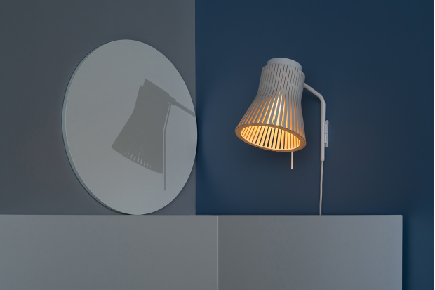 Petite 4630 wall lamp