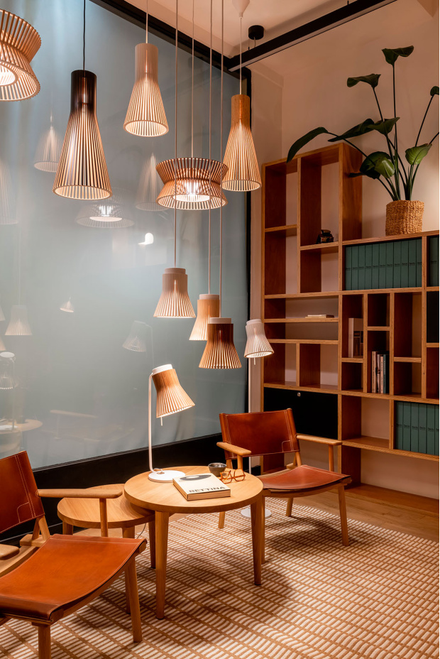 Kontro 6000   Petite 4600   Petite 4610   Petite 4620 table  Secto 4200   Secto Small 4201   Secto Design Showroom.   Paris, France.   Photo by Agathe Tissier.