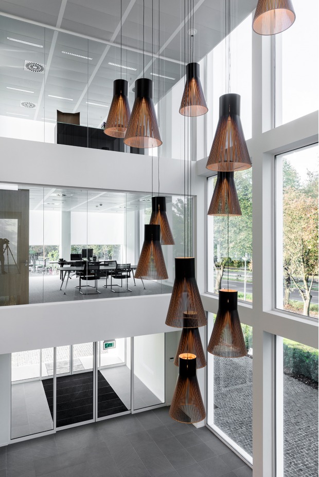 Magnum 4202 VPK Packaging, New headquarters. Aalst, Belgium. Architecture and interior design by De Cort & Dervichian. Photo by De Cort & Dervichian.