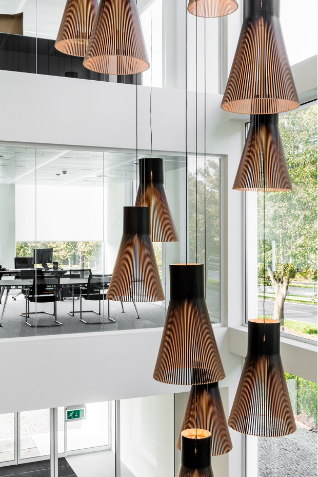 Magnum 4202 VPK Packaging, New headquarters. Aalst, Belgium. Architecture and interior design by De Cort & Dervichian. Photo by De Cort & Dervichian.