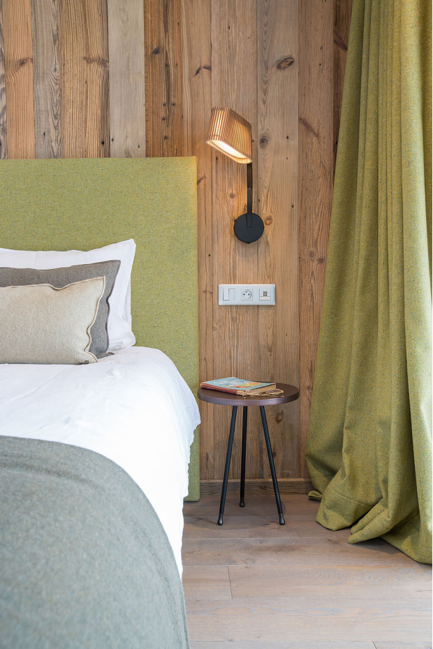 Owalo 7030   Chalet Verger.   Morzine, France.  Interior design by Marie Baumont / Duc Blanc.  Photo by JCutler Photography.