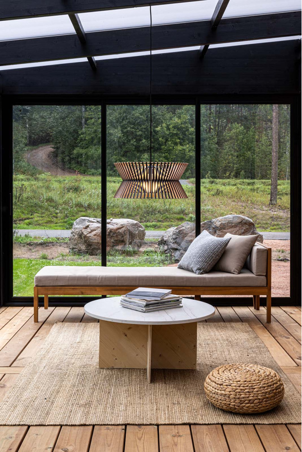 Kontro 6000   Private residence.  Siuntio, Finland.  Styling by Satu Lappalainen.  Photo by Uzi Varon.