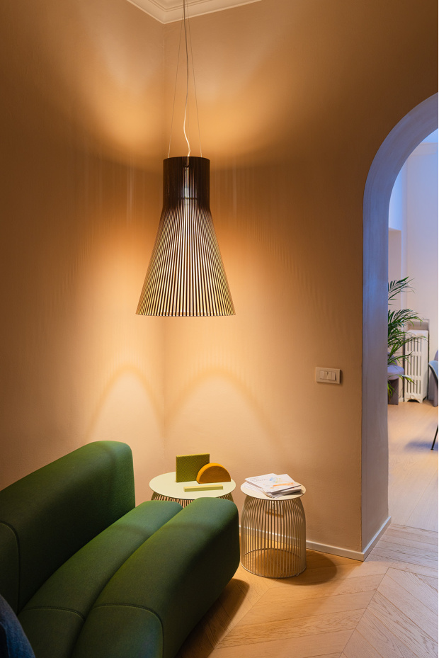 Magnum 4202   LaCividina Showroom.  Milan, Italy.  Photo by Antti Laine.