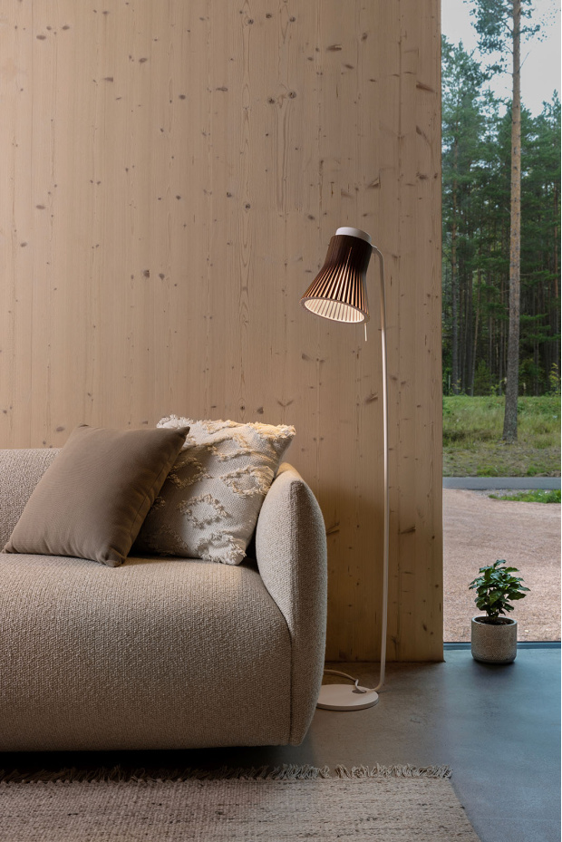 Petite 4610   Private residence.  Siuntio, Finland.  Styling by Satu Lappalainen.  Photo by Uzi Varon.