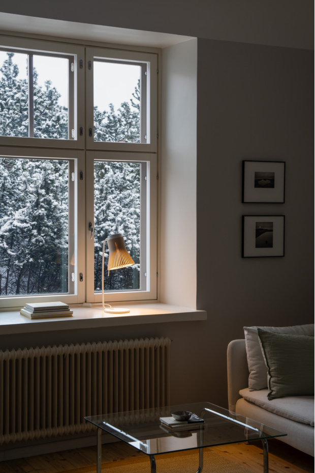 Petite 4620 table  Private residence.  Helsinki, Finland.  Photo by Antti Laine.