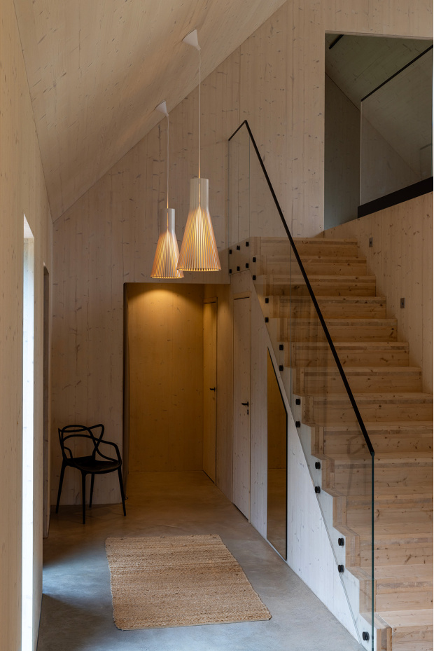 Secto 4200   Private residence.  Siuntio, Finland.  Styling by Satu Lappalainen.  Photo by Uzi Varon.