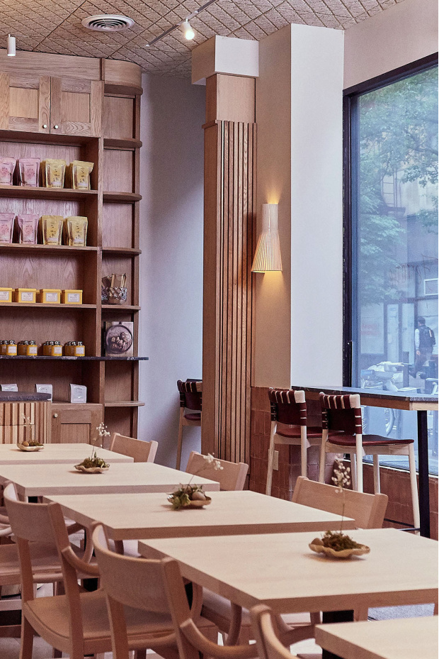 Secto Small 4231   Ferrane Bakery. New York, The United States. Photo by Ricky Jackson / Ferrane Bakery.