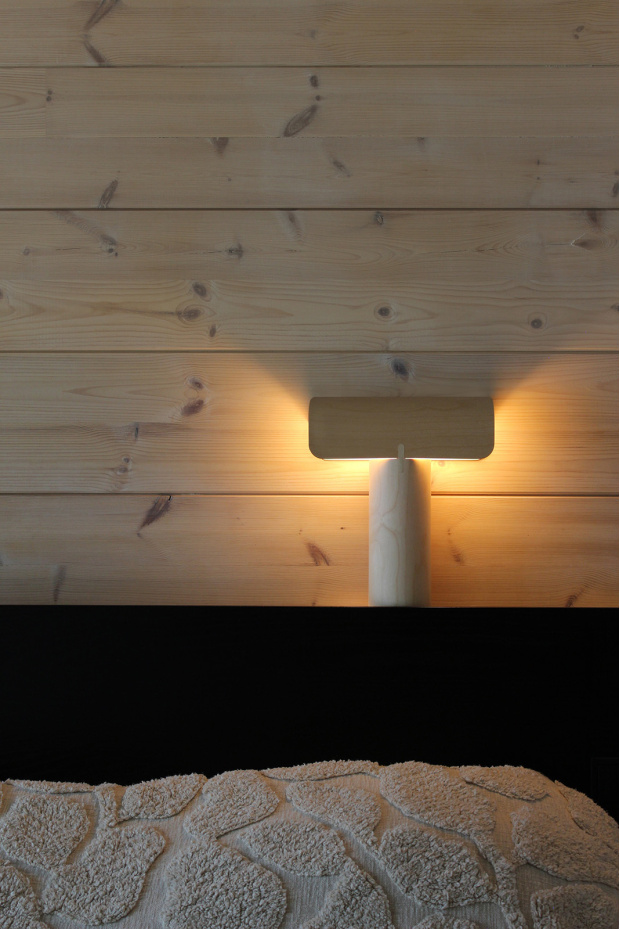 Teelo 8020 table  Private residence.  Tampere, Finland.  Interior design by @anna.tuohimaa.  Photo by @omavisual.