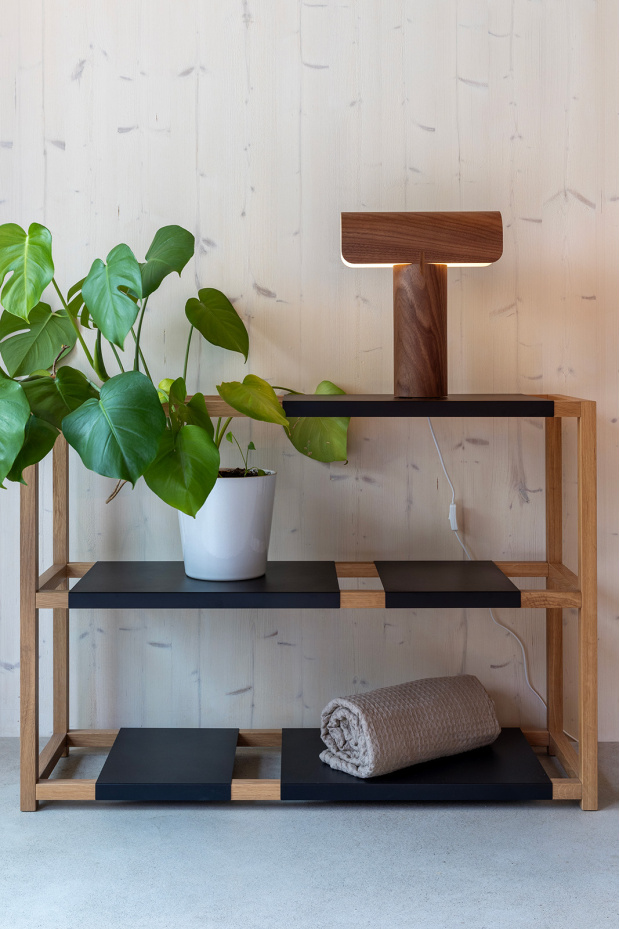 Teelo 8020 table  Private residence.  Siuntio, Finland.  Styling by Satu Lappalainen.  Photo by Uzi Varon.