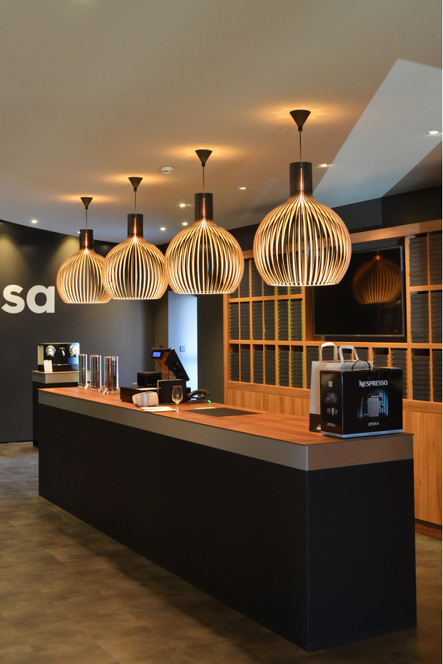 Octo 4240 Nurissa Shop. Marin, Switzerland. Photo by decolab.ch.